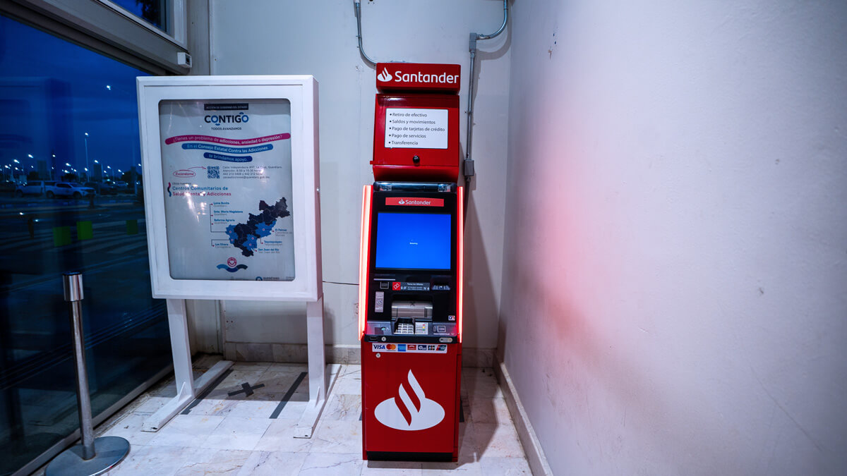 cajeros automáticos bancarios