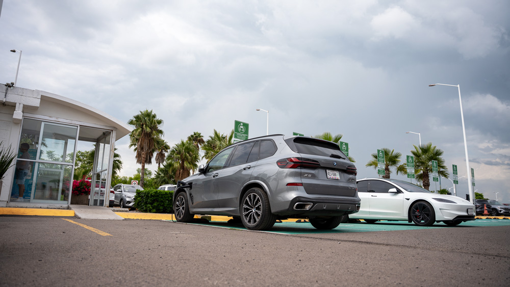 AIQ Parking Photo